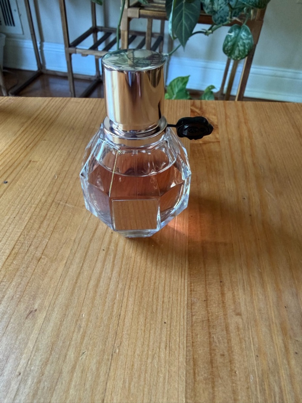 Viktor and Rolf Flowerbomb EDP 1oz - Picture 2 of 3